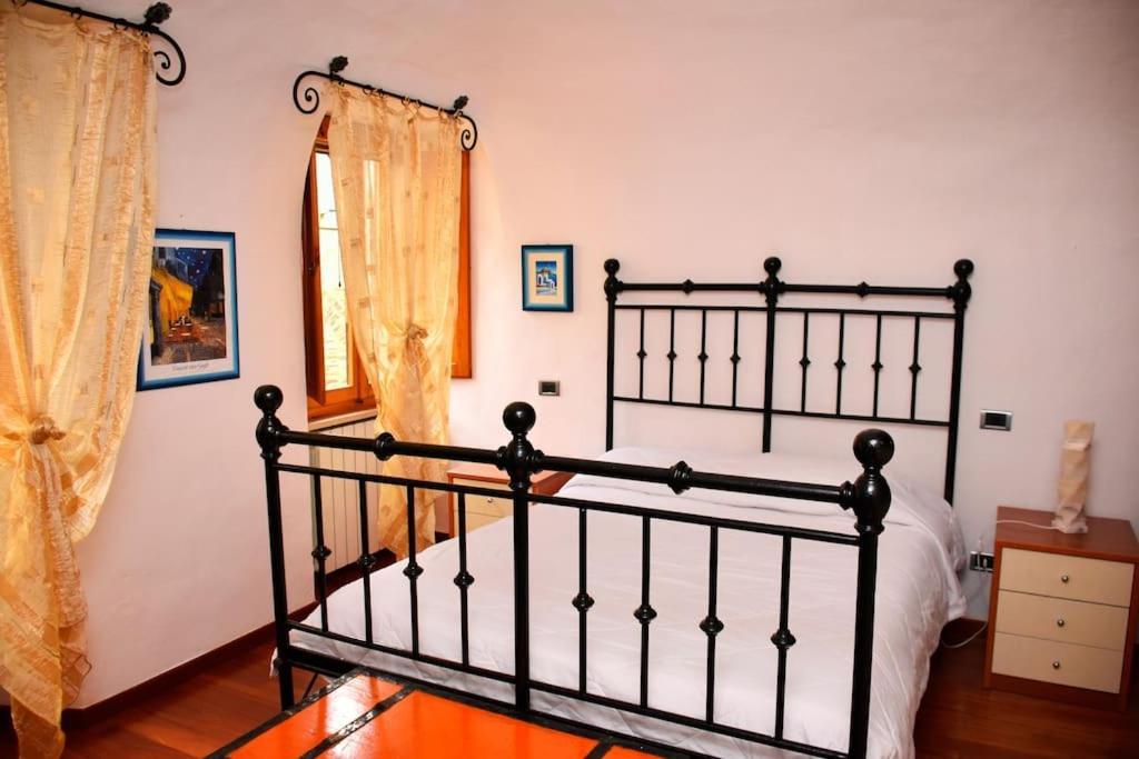 וולטרה Casa Vacanze E Brevi Periodi Alla Porta Etrusca La Panchina Al Sole מראה חיצוני תמונה