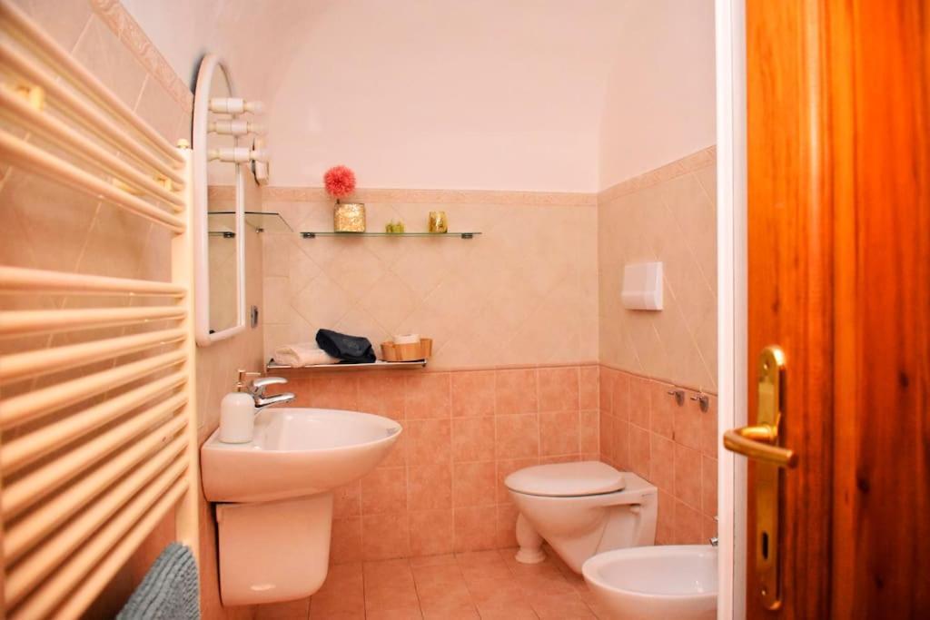 וולטרה Casa Vacanze E Brevi Periodi Alla Porta Etrusca La Panchina Al Sole מראה חיצוני תמונה