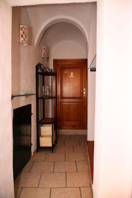 וולטרה Casa Vacanze E Brevi Periodi Alla Porta Etrusca La Panchina Al Sole מראה חיצוני תמונה